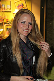 Daniella Vukovic mit verlängerten Haaren (©Foto:Martin Schmitz)
